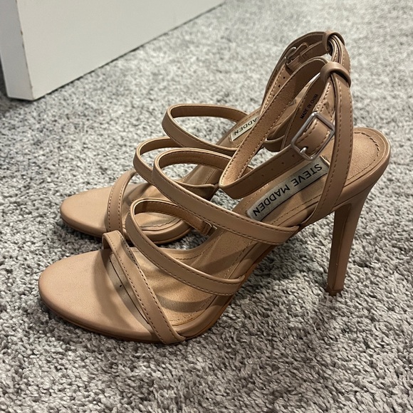 Steve Madden Nude Heels - Picture 1 of 6